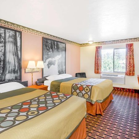 Super 8 By Wyndham Grants Pass Motel Екстериор снимка