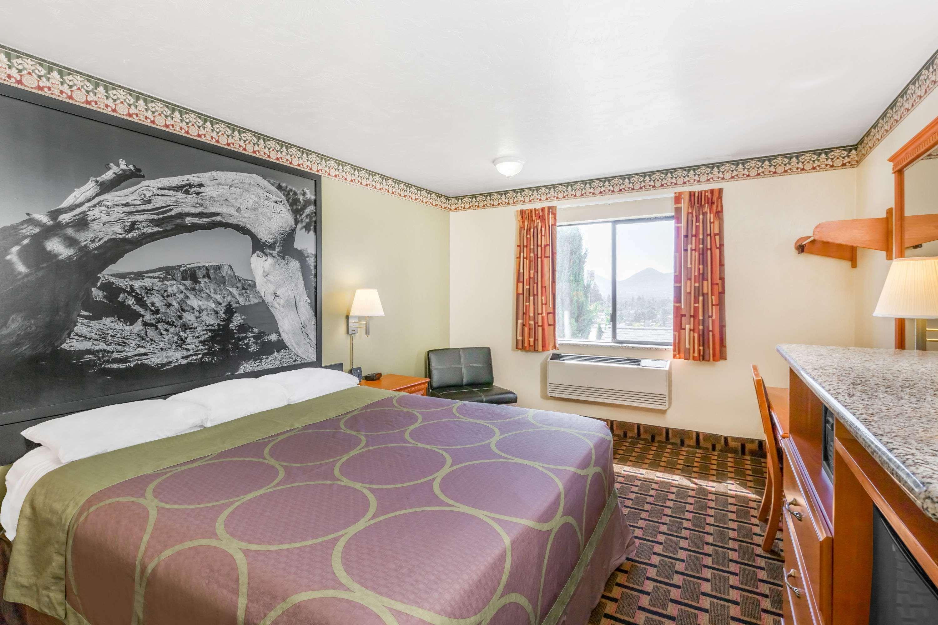 Super 8 By Wyndham Grants Pass Motel Екстериор снимка
