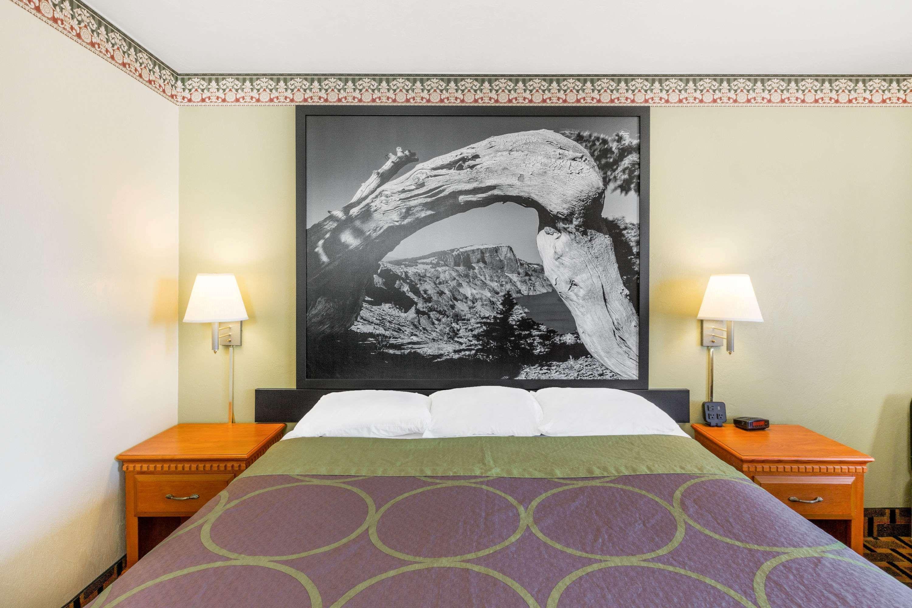 Super 8 By Wyndham Grants Pass Motel Екстериор снимка