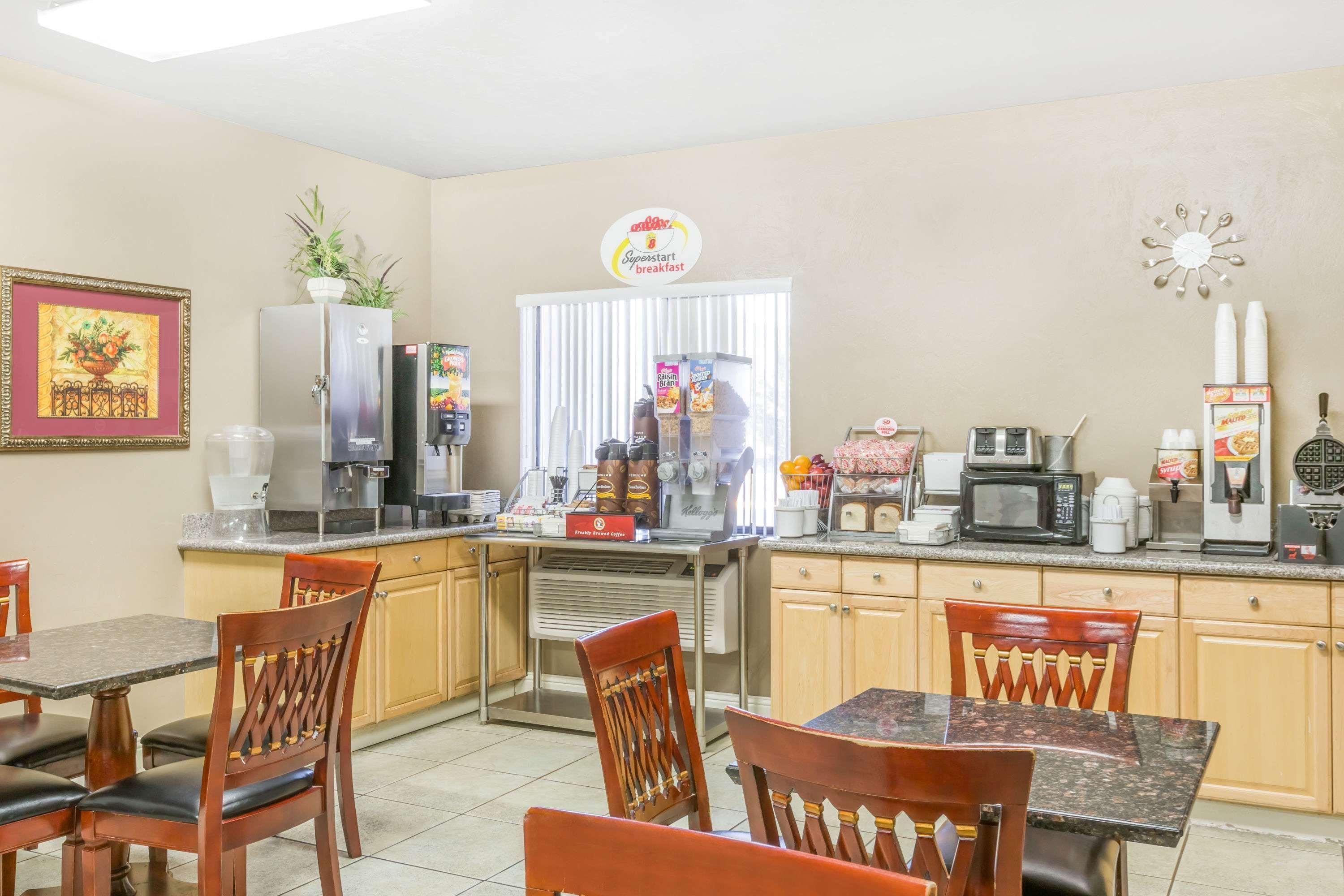 Super 8 By Wyndham Grants Pass Motel Екстериор снимка